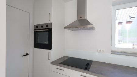 Ruime bel-etage woning met terras en garage in Ardooie - Photo 3