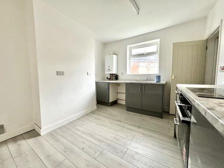 2 bedroom apartment to rent - Photo 4