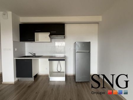 T3 AVEC BALCON ET PARKING - Photo 2