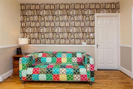 1 bedroom Flat To Let - Photo 3