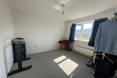 3 bedroom detached house to rent - Photo 3