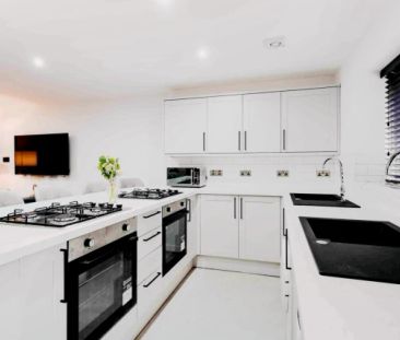 6 Beds 6 Baths - Photo 5