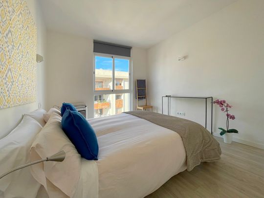 ALQUILER POR MES, apartamento amueblado, 2 dormitorios, terraza, Paseo Maritimo - Photo 1