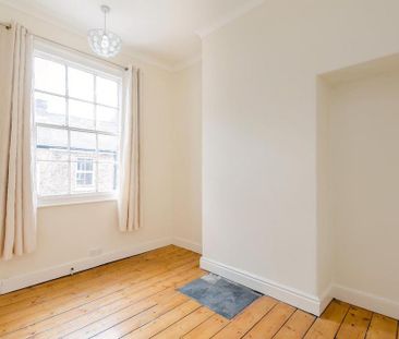 2 bedroom terraced house to rent - Photo 2