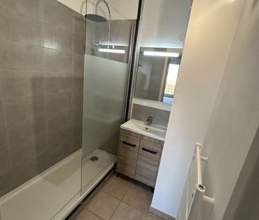 POITIERS, BOULEVARD SAINT JUST, T2 MEUBLE AVEC PARKING ET BALCON - Photo 4