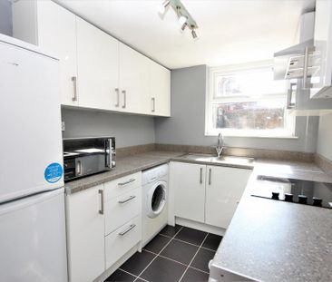 4 bedroom terraced house to rent - Photo 4