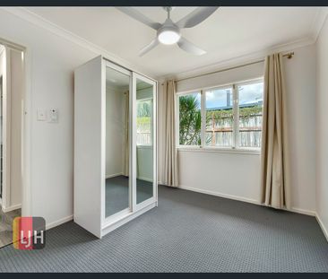 REFURBISHED, 2 BEDROOM UNIT IN THE HEART OF NEWMARKET - Photo 3