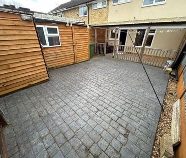 3 bedroom terraced house to rent - Photo 3