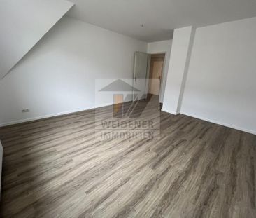 Wohnen in Untermhaus! Modernisierte 2 Raum DG-Wohnung mit Balkon! - Foto 1