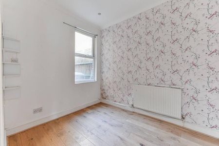 3 bedroom terraced house to rent - Photo 3