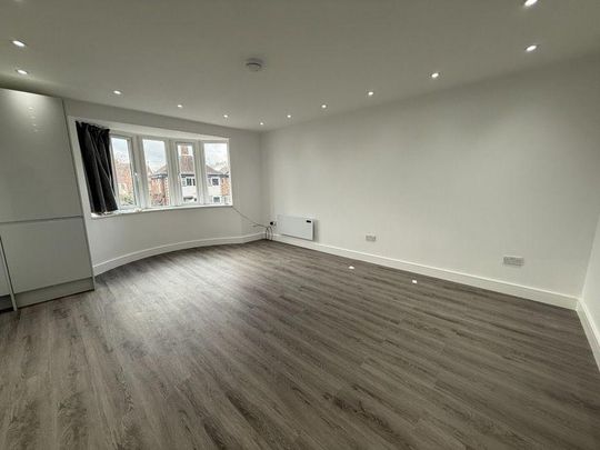 3 bedroom flat to rent - Photo 1