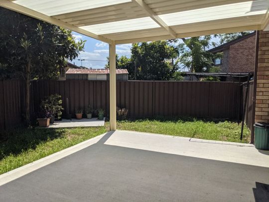 Two Bed Townhouse With Air Conditioning - Photo 1