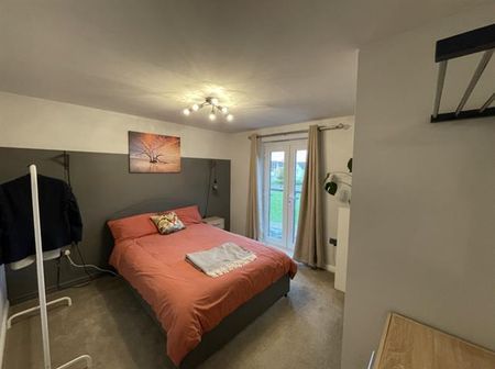 Deepdale Avenue - Photo 2