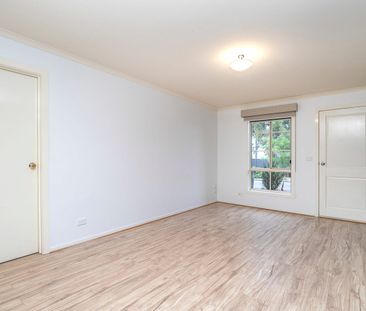 Low Maintenance Three Bedroom Townhouse! - Photo 4