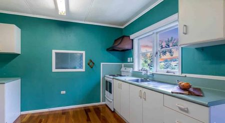 Charming 3-Bedroom Home - Photo 4