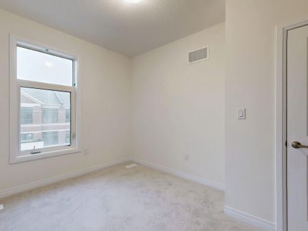 For Lease - 28 Millman Lane, Richmond Hill, Ontario - Photo 3