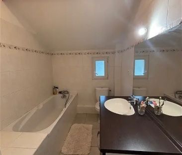 Location appartement 3 pièces - 84.96m² à Châteauneuf-sur-isère (26... - Photo 6