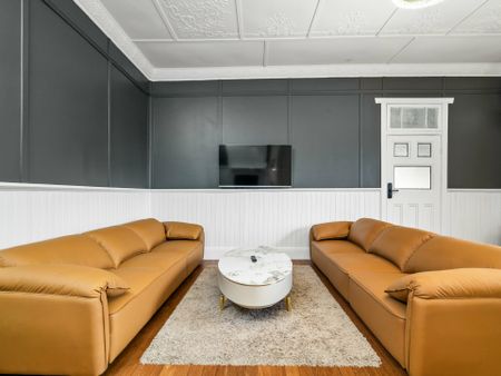 Executive 4 Bedroom Home - Fully Furnished - Photo 4