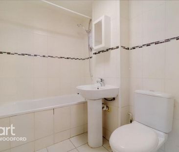 3 bedroom end of terrace house to rent - Photo 2