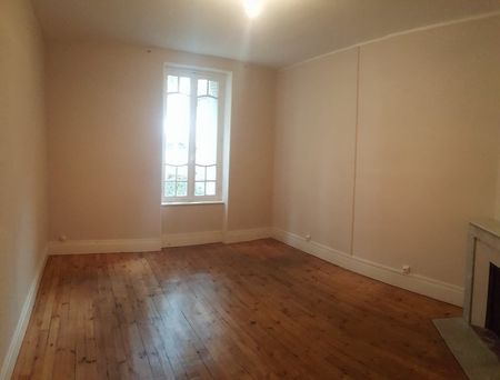 Location Appartement 3 pièces 72m² CHAMALIERES 63400 - Photo 2