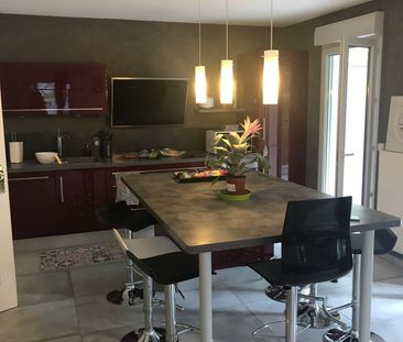 Location Appartement 3 pièces 77m² LA ROCHE SUR FORON 74800 - Photo 5