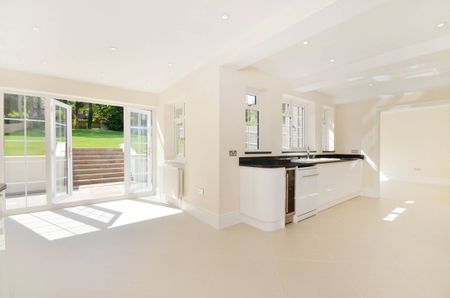 Manor Way, Onslow Village, GU2 - Photo 4