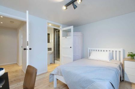 4 bedroom terraced house to rent - Photo 5