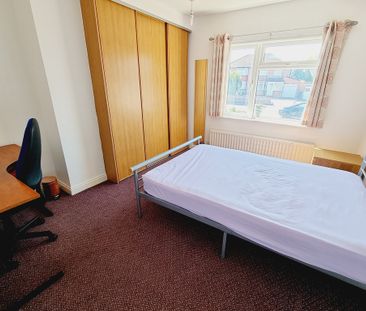 4 Bed Student Accommodation - Photo 5