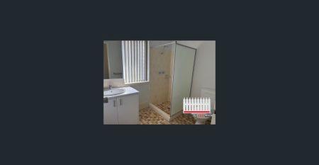 Freshly upgraded 2 bedroom townhouse. - Photo 5