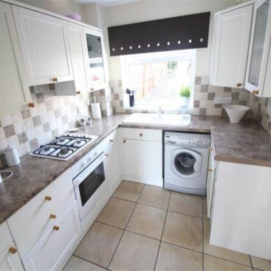 A 3 Bedroom Terraced - Photo 2