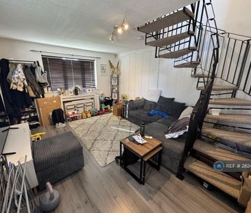 2 bedroom semi-detached house to rent - Photo 5