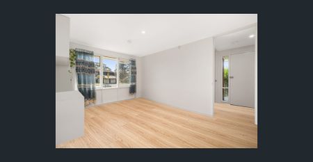 Comfortable 3-Bedroom Home in a Quiet Bidwill Location!! - Photo 3