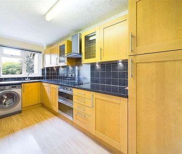 Telford Drive, Walton-on-thames, KT12 - Photo 4