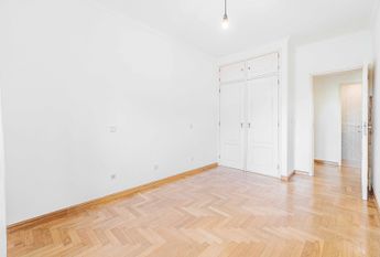 APARTAMENTO T2 NO ARNEIRO - CARCAVELOS