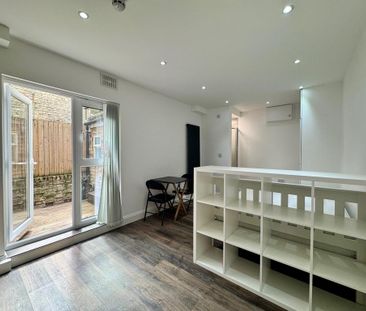 Studio to rent - Photo 1