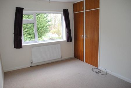 2 bedroom detached bungalow to rent - Photo 2