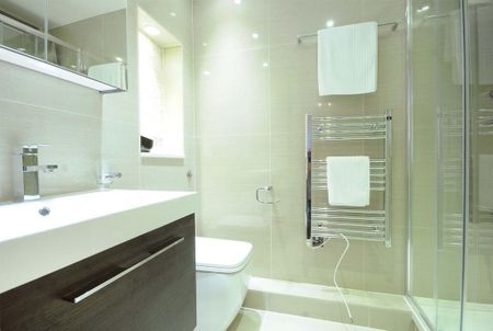 3 bedroom flat to rent - Photo 3