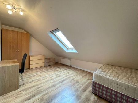 6 bedroom terraced house to rent - Photo 4