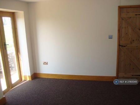 4 bedroom detached house to rent - Photo 4