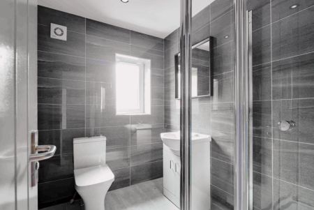 2 Beds 6 Baths - Photo 3