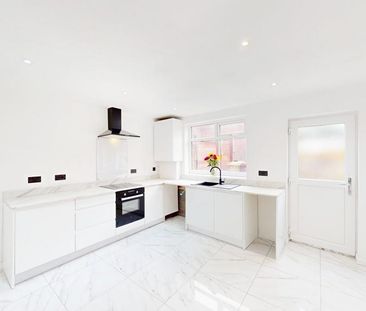 3 bedroom end of terrace house to rent - Photo 4