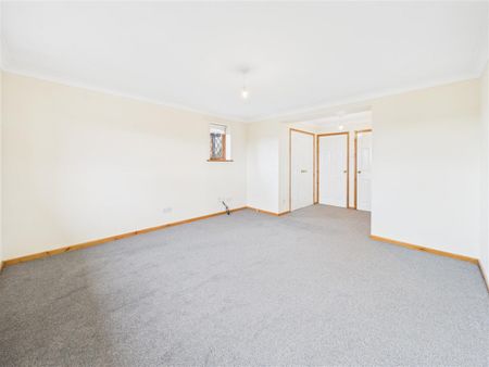 4 bedroom Detached house to rent - Photo 4