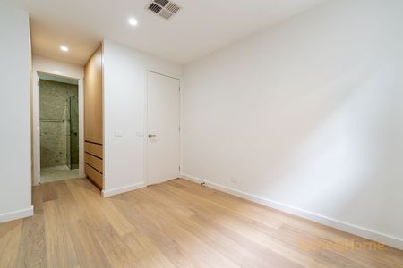 Brand New Luxury Townhouse in Sought-After Brunswick East - Photo 4
