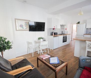 5 bedroom terraced house to rent - Photo 2