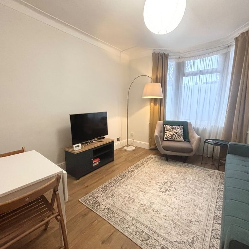 1 Bed Flat, Albion Road, E17 - Photo 1