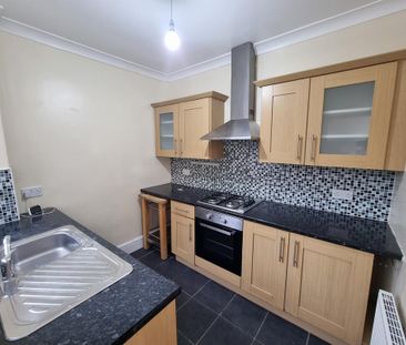 2 bedroom terraced house to rent - Photo 4