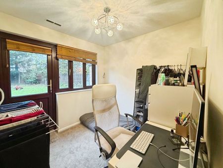 Greenham Walk, Woking, Surrey, GU21 3HB - Photo 4