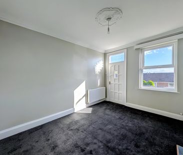 2 bedroom terraced house to rent - Photo 4