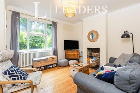 3 bedroom terraced to rent Holyoake Terrace, Sevenoaks, TN13 - Photo 2
