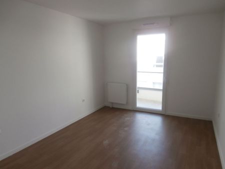 Location appartement T4 93.90m² à Reims (51100) Loyer CC * : 971.06 € Réf : ER.28877 - Photo 2